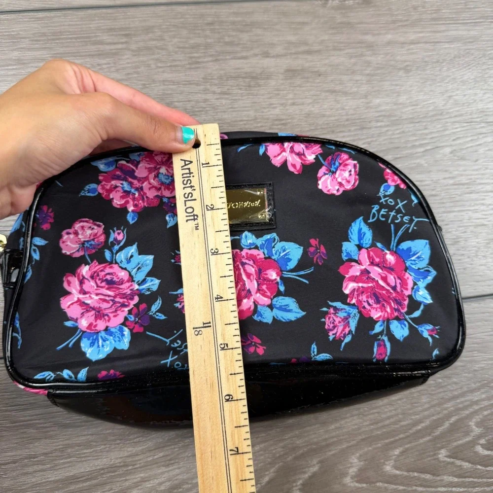 Betsey Johnson Womens Makeup Bag Snap Crackle Pop Floral Black OS New